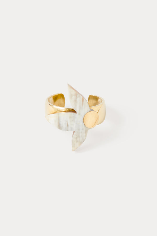 Petal horn & brass bracelet